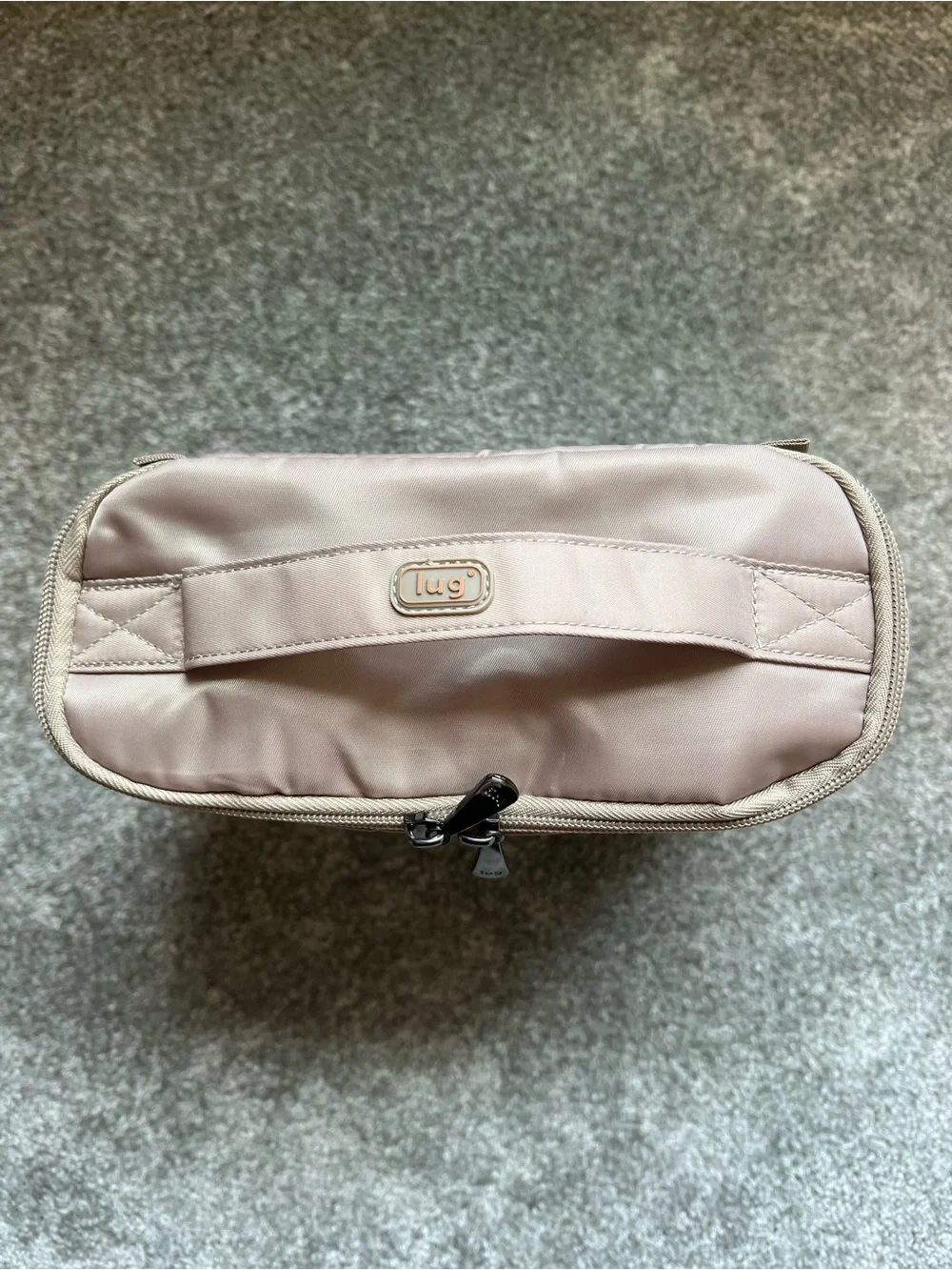 Lug Dolly sand taupe NWOT